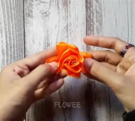 Satin Ribbon Tutorial 的图像结果