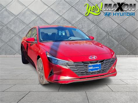 2023 Hyundai ELANTRA SEL at Maxon Hyundai Inc. - Research - GrooveCar