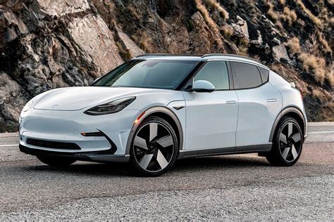 Tesla Model 2 的图像结果