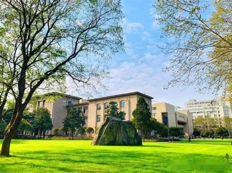 湖南大学在职研究生学费一览表2022年！一年多少钱？ - 知乎