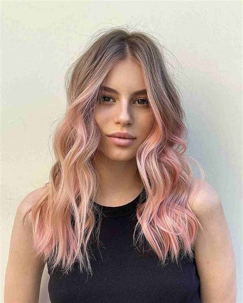 This pastel pink highlights is a hairstyle you can try which will work ...
