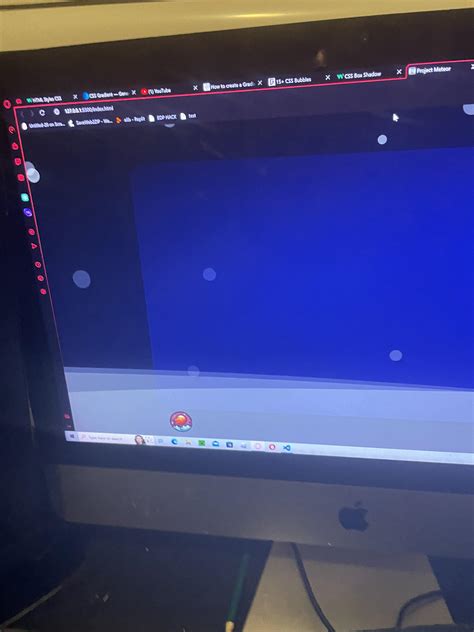 Moving Background Image CSS 的图像结果