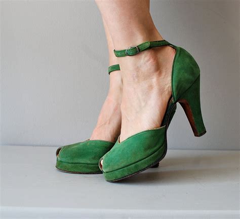1940s shoes / 40s platform heels / green shoes / Sardonyx heels | 1940s ...