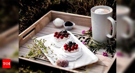 Serving trays: Dish out delicacies and serve cocktails in these ...