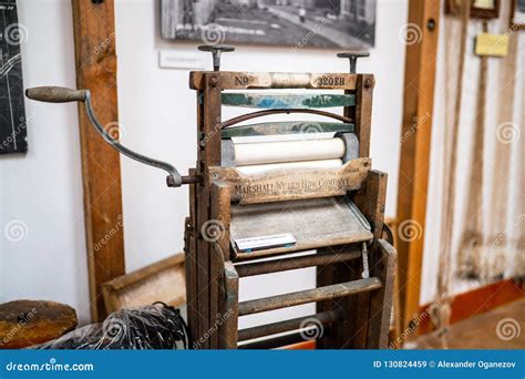 Wringer Washing Machine Washing Blankets 的图像结果