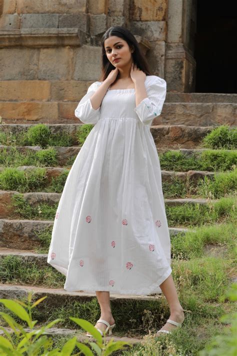 Bebaak Paloma Floral Handpainted & Handwoven Dress – Okhaistore