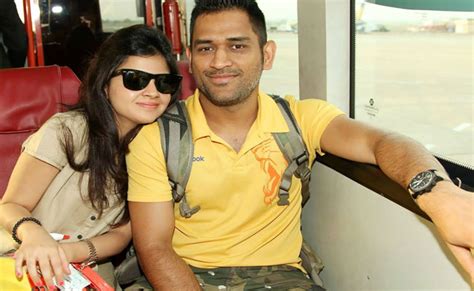 Indian Cricket Team Former Captain Ms Dhoni Life Interesting Facts ...