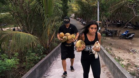 Watch The Amazing Race Season 28 Episode 10: Monkey Dance! - Paramount+