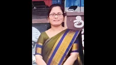 Teacher under fire for alleged chain link biz, DDPI issues notice ...