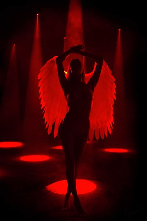 NUDE NEIGHBORHOOD on Twitter: "LIVE AUCTION! ‘RED’ by @reno_igor Current bid 0.22Ξ by ...