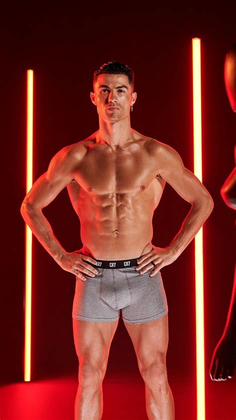 Cristiano ronaldo shirtless – Artofit
