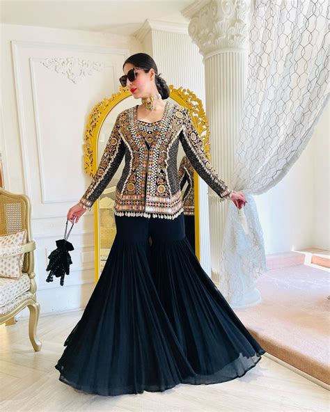 SHOP BLACK ANARKALI SUIT - WEDDING ANARKALI DRESS ONLINE - KAYNAAT