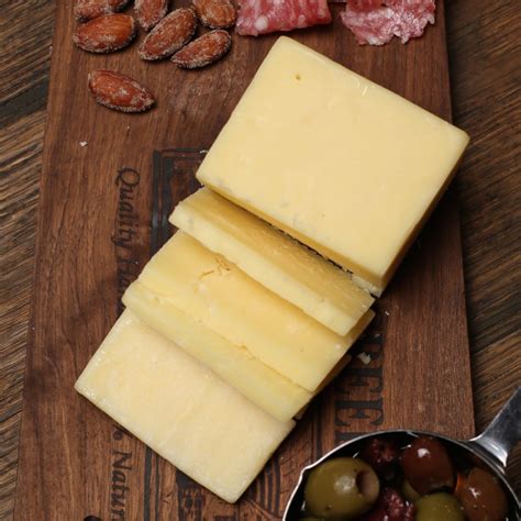Aged White Cheddar | Artisan Cheese | Gold Creek Farms