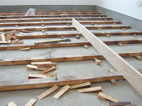 龙骨的实铺木地板的构造做法 求详图_百度知道