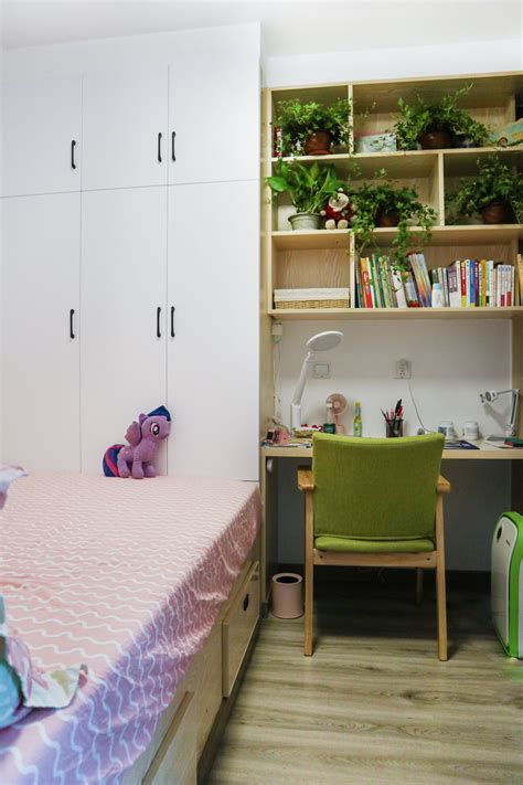 一间儿童房放2张床，2张书桌，加道隔断，2个孩子各有独立空间_房产资讯_房天下