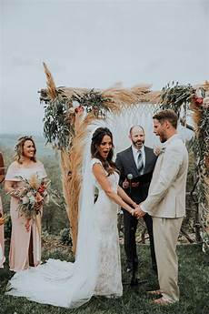 Woodsy Bohemian Carolina Wedding At The Cabin Ridge by Woodsy Bohemian Carolina Wedding At The Cabin Ridge Woodsy Bohemian Carolina Wedding At The Cabin Ridge