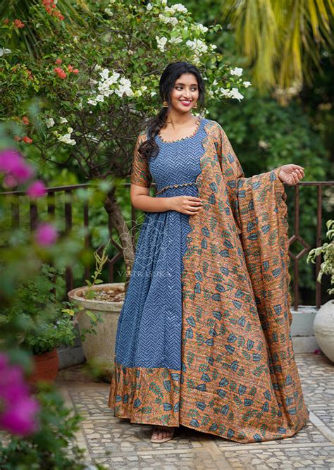 Stone Blue Chikankari X Kalamkari – Vastrasuka