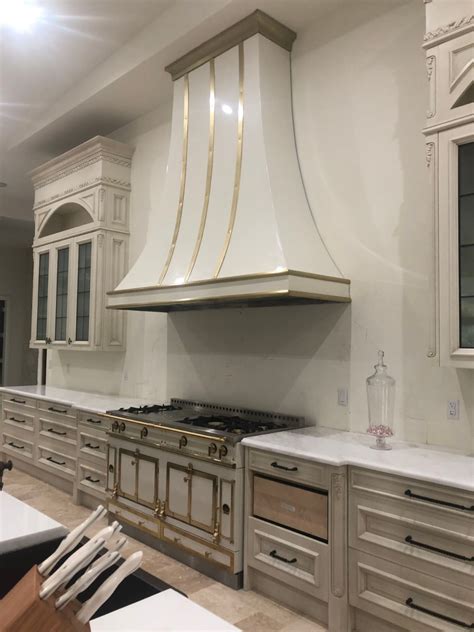 Kitchen Vent Hoods: Benefits And How To Choose The Right One - Kitchen ...