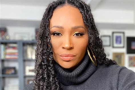 Cynthia Bailey's New Short Curly Hairstyle, Chestnut Hair Color | Style ...