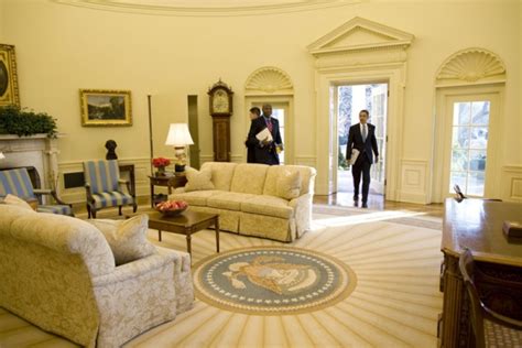 President in Oval Office 的图像结果