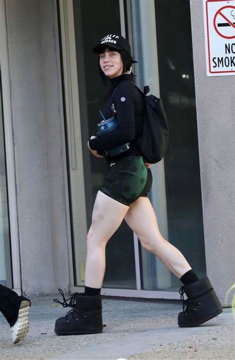 Billie Eilish ditches her trademark baggy clothes in LA | Billie eilish ...