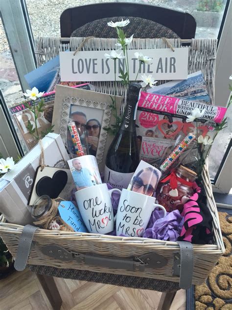 engagement gift hamper ideas