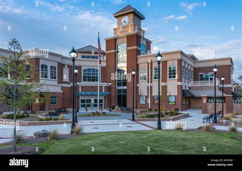 Lilburn City Hall & Gwinnett County Public Library's Lilburn Branch ...
