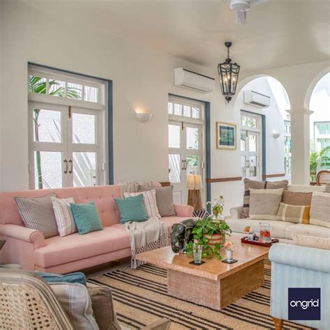 Inspiring Living Room Wall Decor | 19' x 17' – Ongrid Design