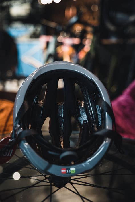 Kask Sintesi (Grey) – Mastermind Bicycle Studio