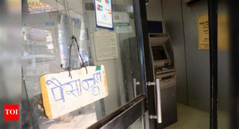 No Cash In ATM: RBI says no cash crunch, blames 'logistics' for ATMs ...