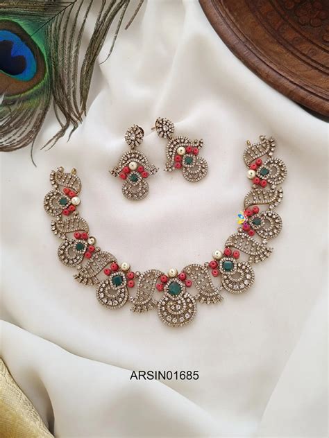 Antique Coral and Emerald Necklace – Arshis