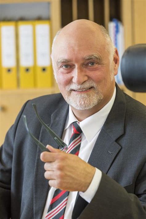 Nach Wahlbeobachter-Eklat: Energieversorger stellt Geschäftsführer frei