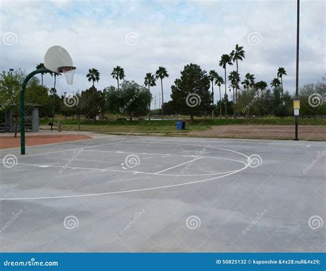 City park basketball court stock photo. Image of hoop - 50825132