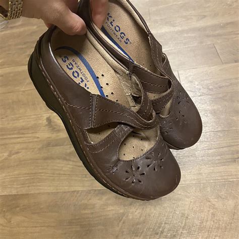 These are really cute brown clogs!! I so wish these... - Depop