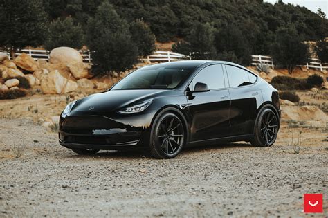TESLA MODEL Y - HYBRID FORGED SERIES: HF-3 - Vossen Wheels