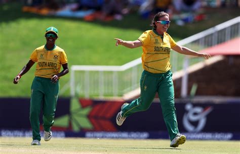 Kayla Reyneke of South Africa celebrates the wicket of Afia Prottasha ...