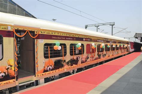 1st Bharat Gaurav Spl tourist train flagged off from Kolkata