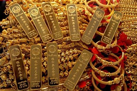 Booming business: How gold is smuggled into India - Rediff.com Business
