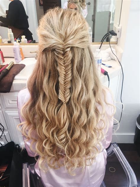 Wedding hair style. 🌷💛 FISH TAIL BRAID | Fishtail hairstyles, Fishtail ...