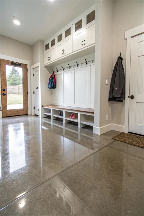 20+ Stylish Mudroom Floor Ideas You'll Love