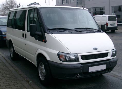 File:Ford Transit front 20071231.jpg - Wikimedia Commons