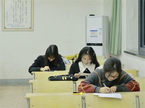 绍兴市第一初级中学教育集团（镜湖校区）
