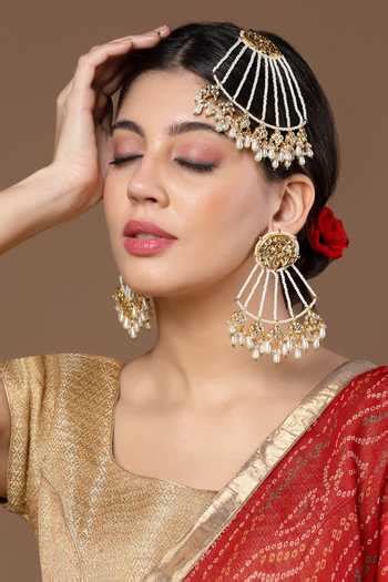 Buy Gold Plated Kundan Chaand Embellished Passa by Dugran By Dugristyle ...