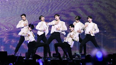 ENHYPEN Concert Review: New York City K-Pop Stuns Radio City Music Hall – StyleCaster