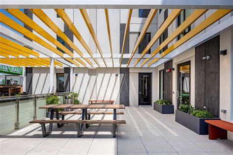 Westhaven Park Station Photo Gallery | Chicago, IL Apartment Pictures