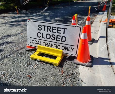 Local Traffic Only Sign 的图像结果