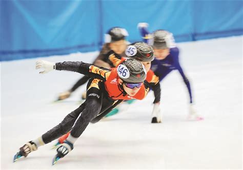 冬奥探营：中国短道速滑队进行赛前训练 - 中国日报网