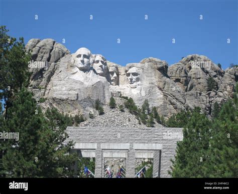All four faces of the presidents on Mount Rushmore Stock Photo - Alamy