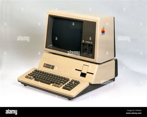 First Computer Apple Internet 的图像结果