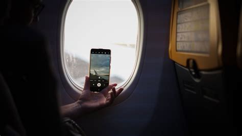 Airplane Windows Are Oval Today, But This Was Not Always The Case